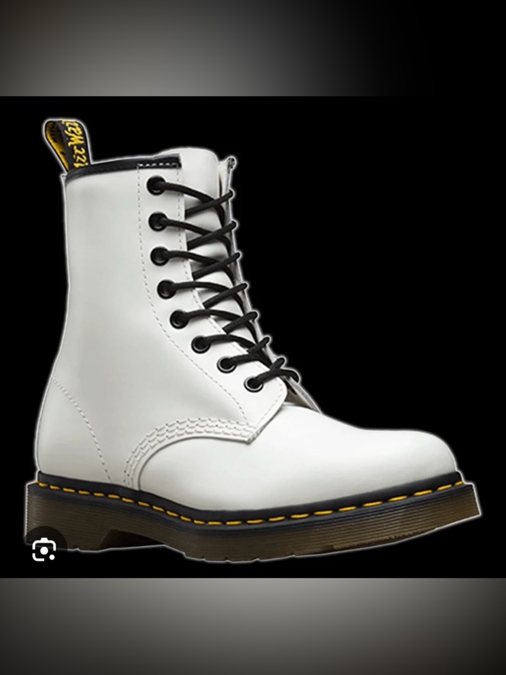 Dr. Martens 11821 Smooth Leather White Combat Boots Women’s Size 6 AirWair